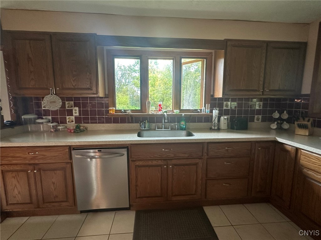 5723 Old Oneida Road Rome, NY 13440 - Photo 8 of 25