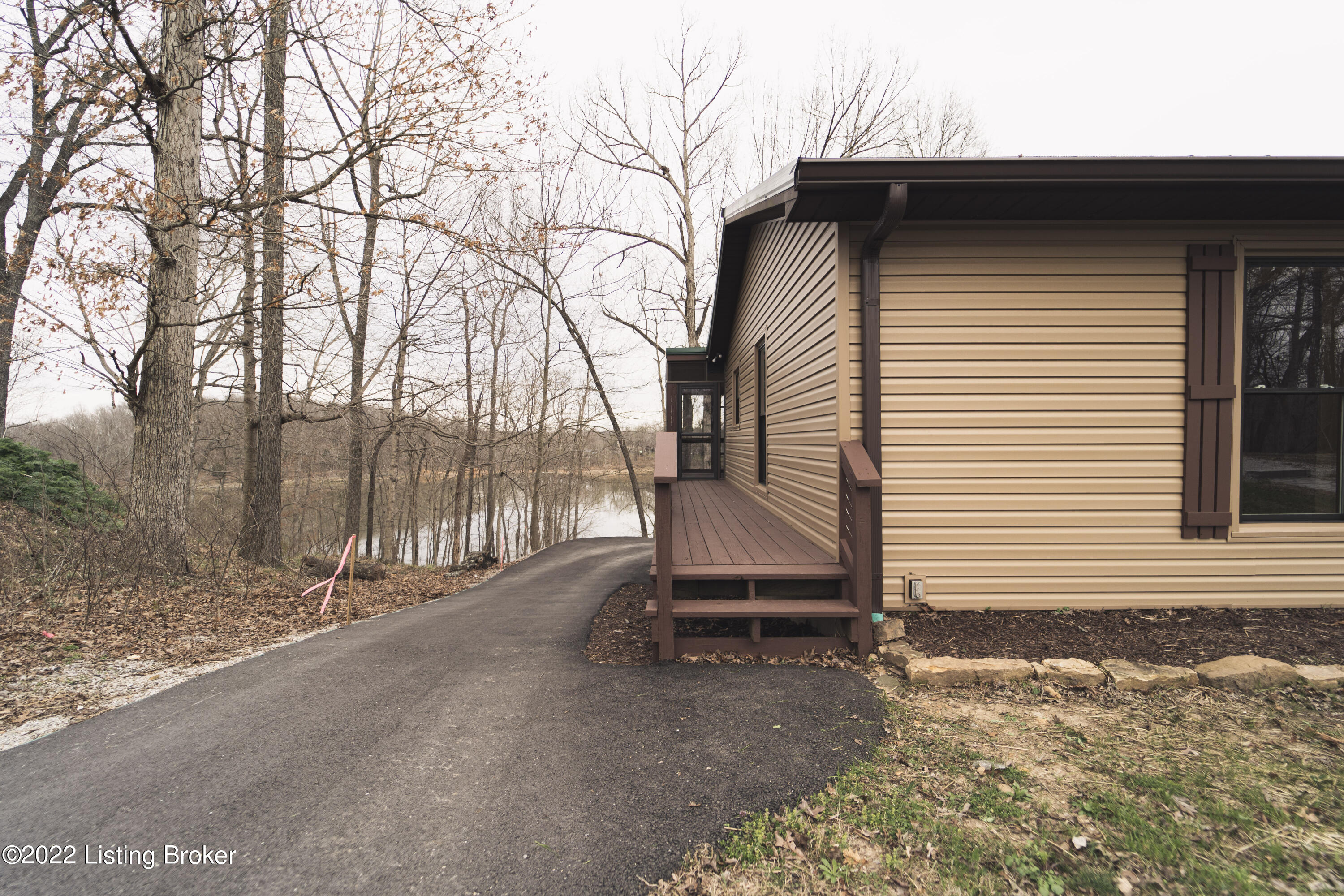 900 Spring Shores Lane Falls Of Rough, KY 40119 - Photo 4 of 43 4-JAB00504