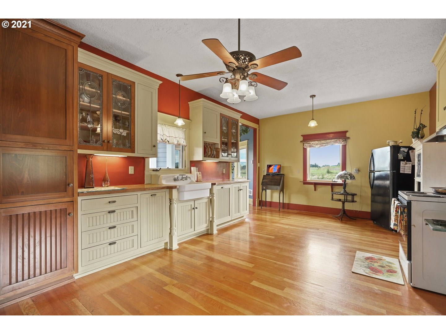 1735 Southwest Stringtown Road Forest Grove, OR 97116 - Photo 8 of 32