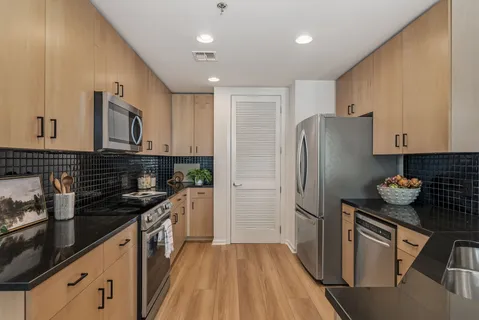 $925,000 | 415 Church Street, Unit 1801, Nashville, TN 37219