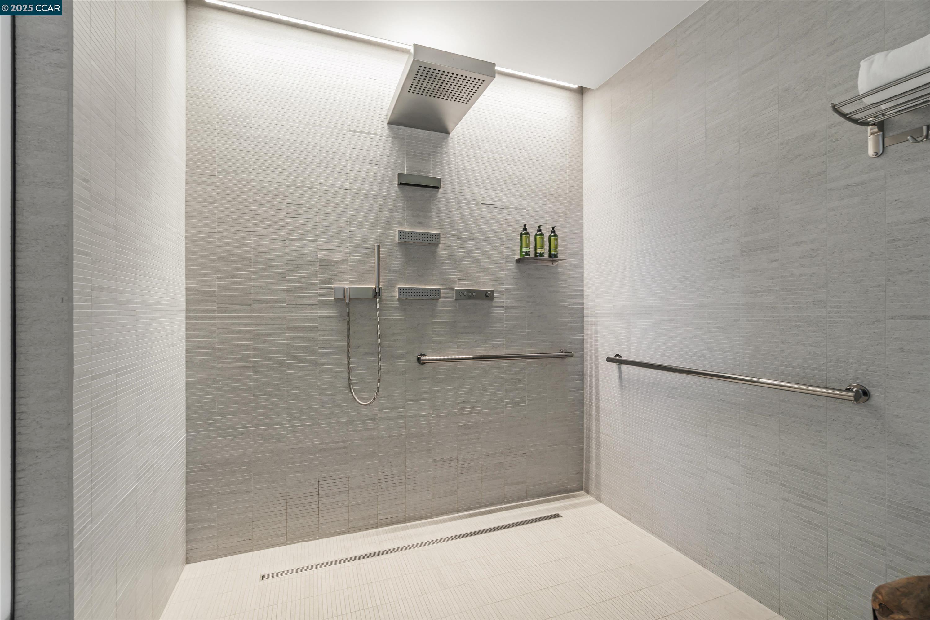 1 Steuart Street, Unit 1103 San Francisco, CA 94105 - Photo 14 of 31 a bathroom with a shower