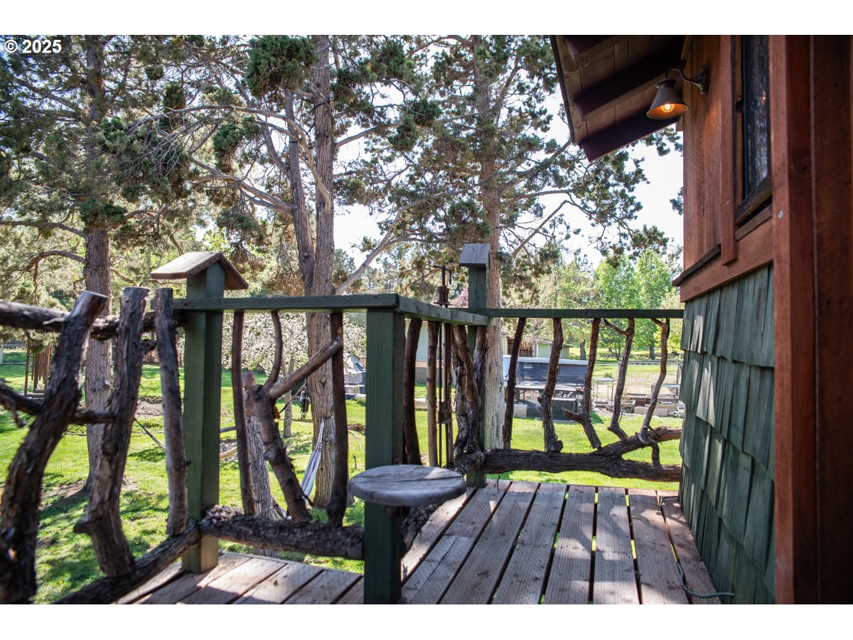 62725 Eagle Road Bend, OR 97701 - Photo 34 of 39