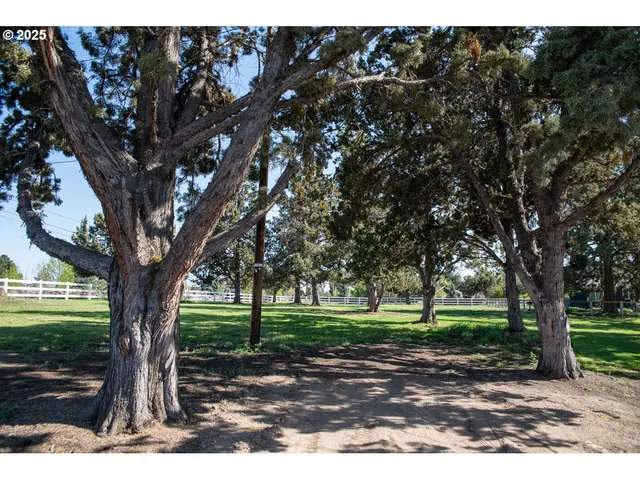 $1,375,000 | 62725 Eagle Road, Bend, OR 97701