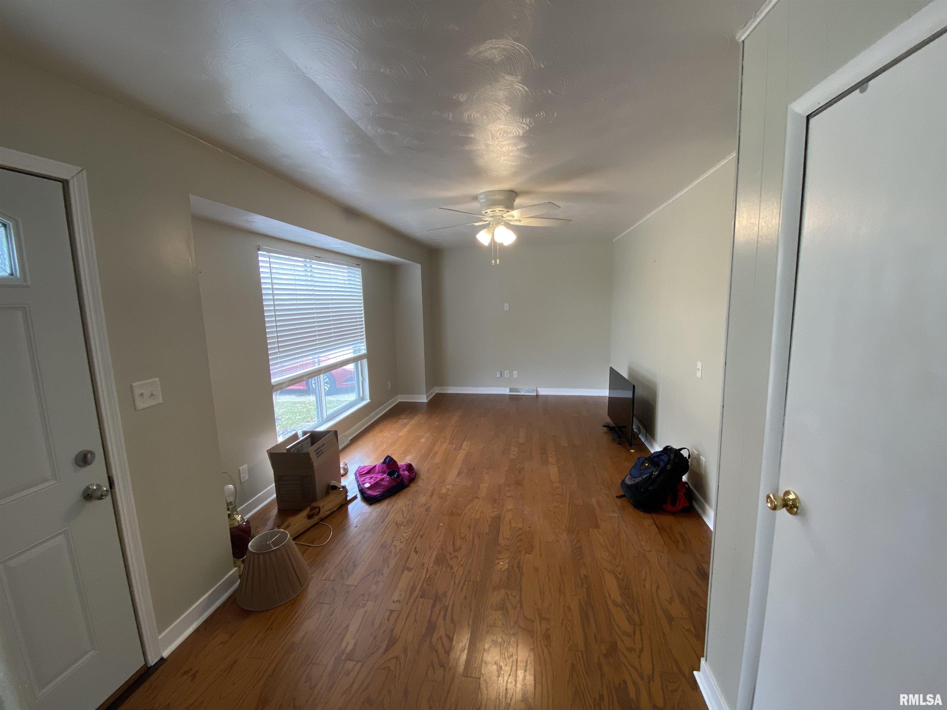 2304 Stokebridge Road Springfield, IL 62702 - Photo 2 of 18