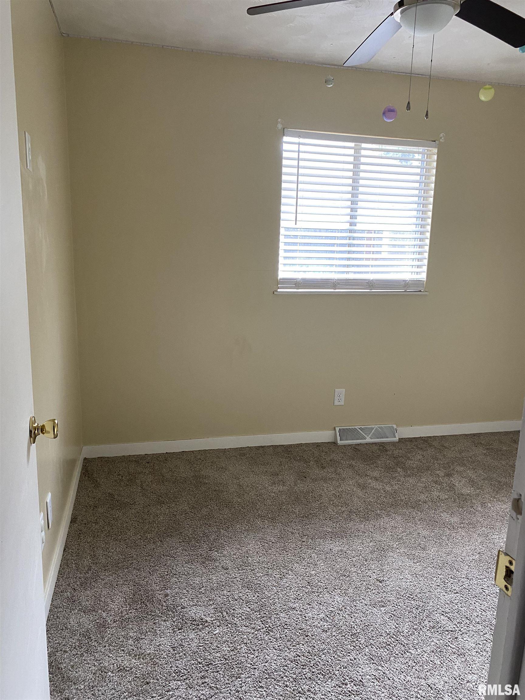 2304 Stokebridge Road Springfield, IL 62702 - Photo 7 of 18