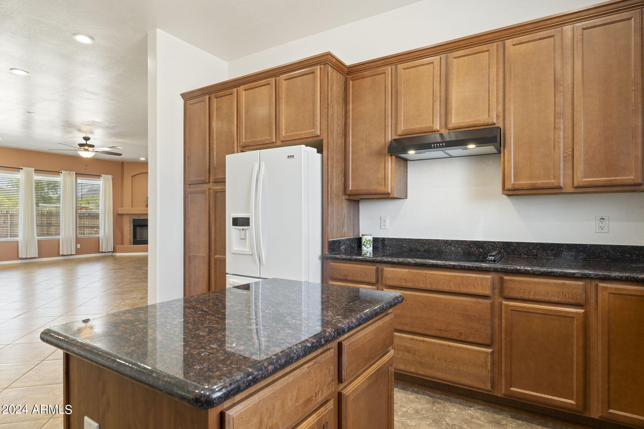 2318 East Carlise Road Phoenix, AZ 85086 - Photo 15 of 52 Kitchen