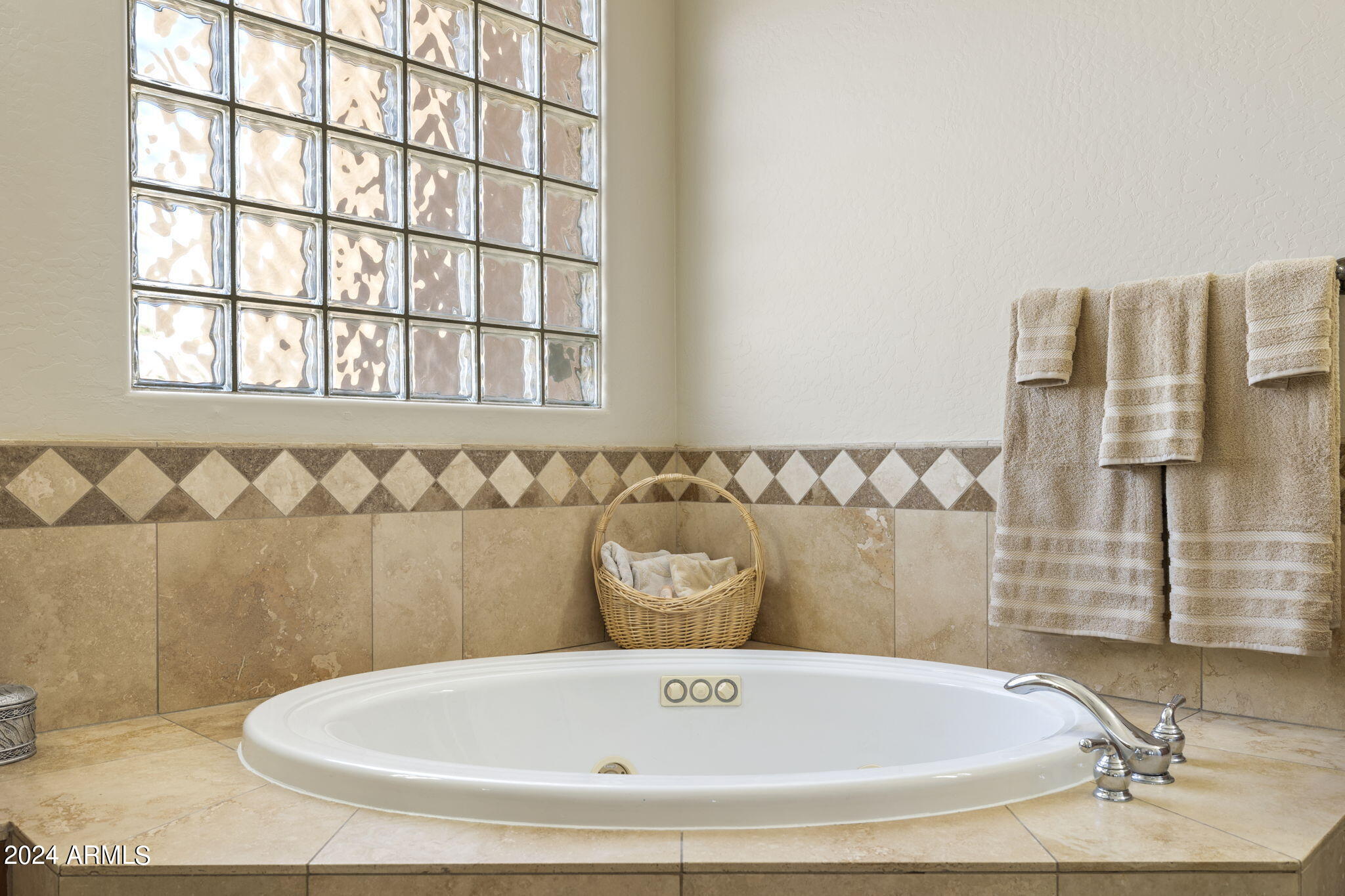 2318 East Carlise Road Phoenix, AZ 85086 - Photo 21 of 52 Master Bath