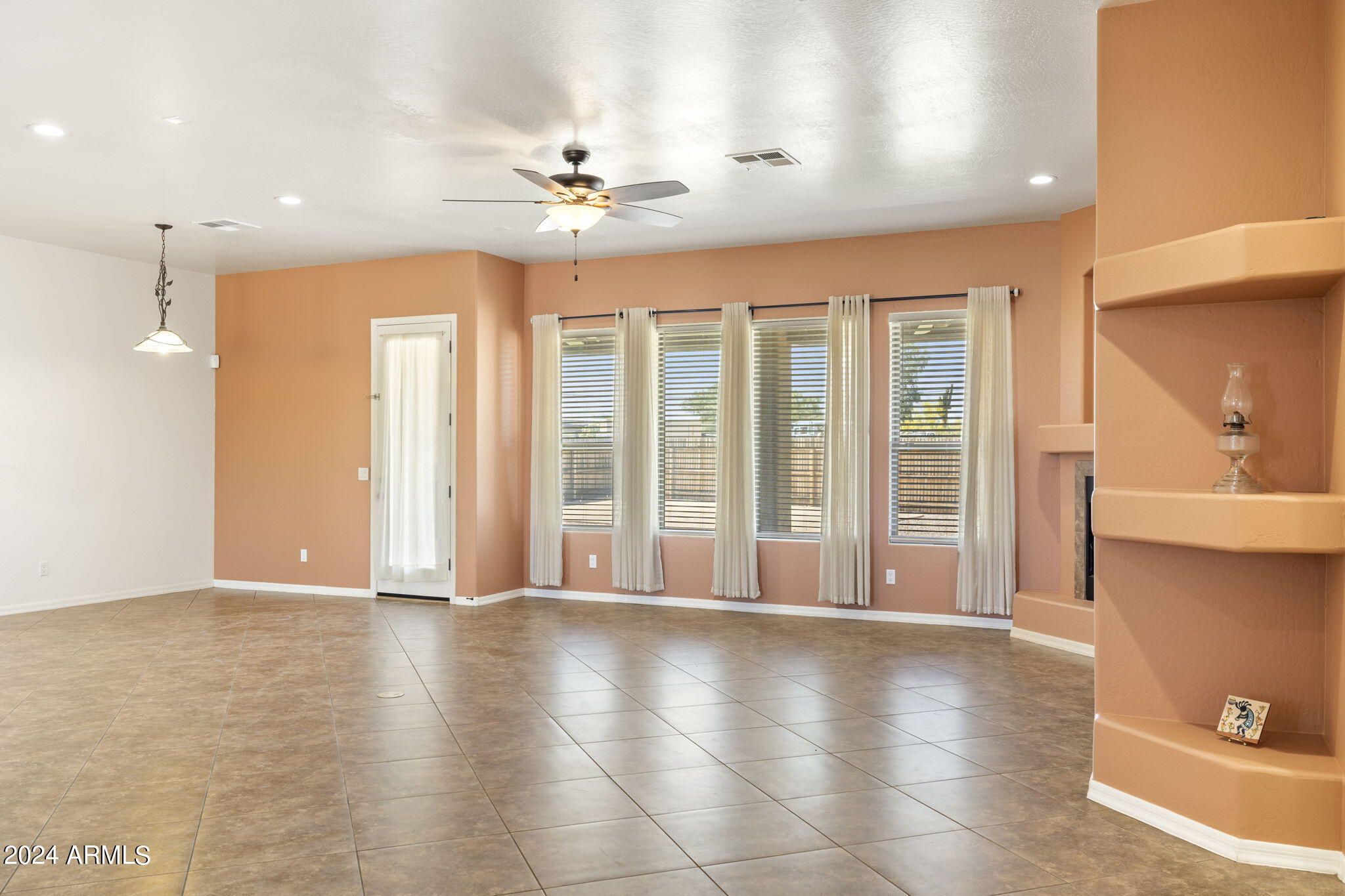 2318 East Carlise Road Phoenix, AZ 85086 - Photo 6 of 52 Living Room