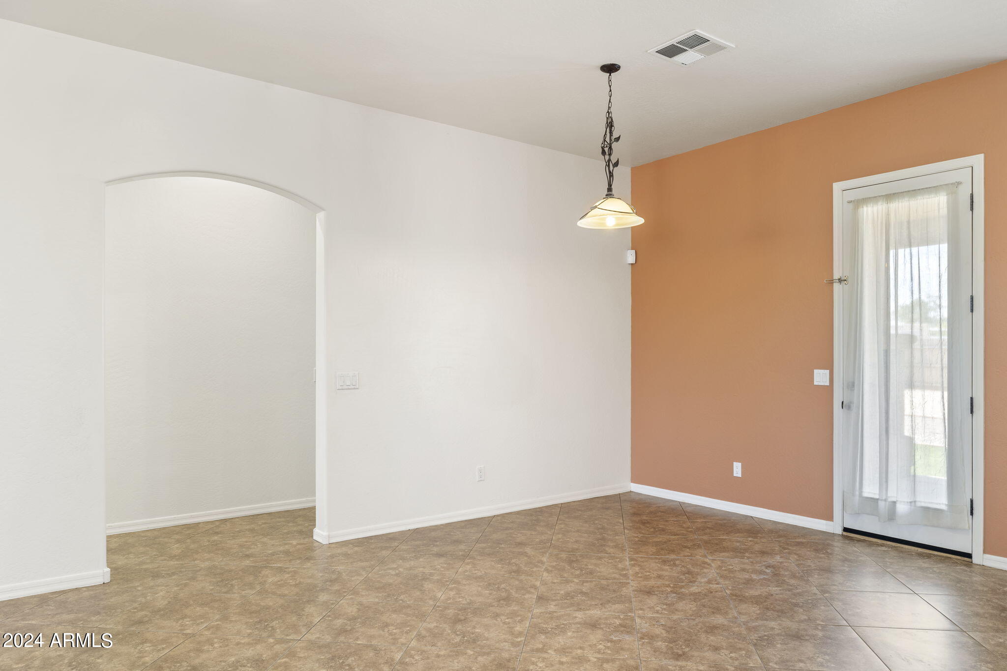 2318 East Carlise Road Phoenix, AZ 85086 - Photo 9 of 52 Living Room/Back Entrance