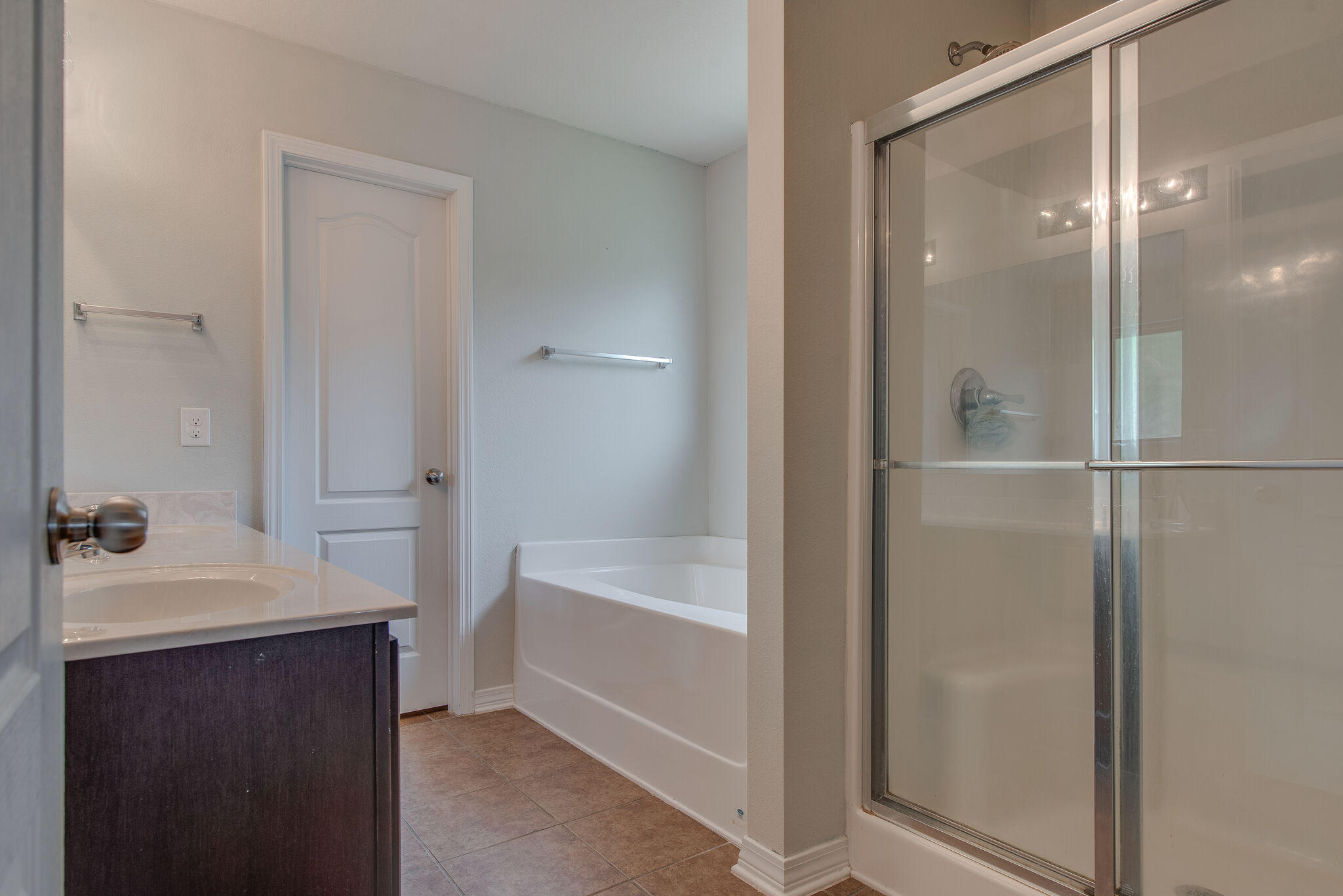 2362 Duncan Ridge Drive Navarre, FL 32566 - Photo 20 of 28 a bathroom with a bathtub and a sink