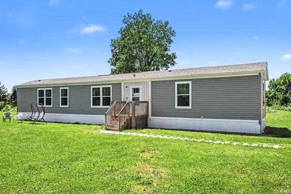 $237,000 | 323 North 850 W - 92 Road, Pierceton, IN 46562