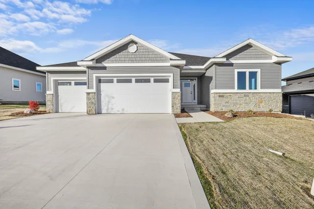 $829,900 | 3005 Wellington, Cottage Grove, WI 53527