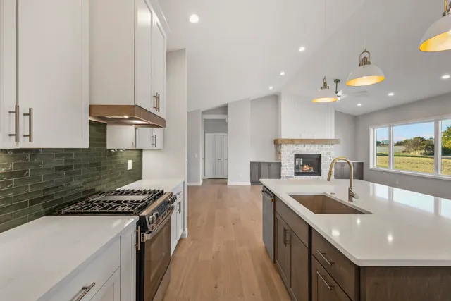 $829,900 | 3005 Wellington, Cottage Grove, WI 53527