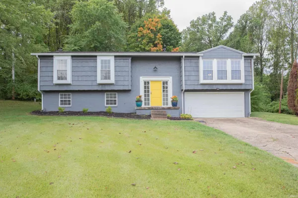 $284,900 | 7530 Meadowview Drive, Evansville, IN 47710