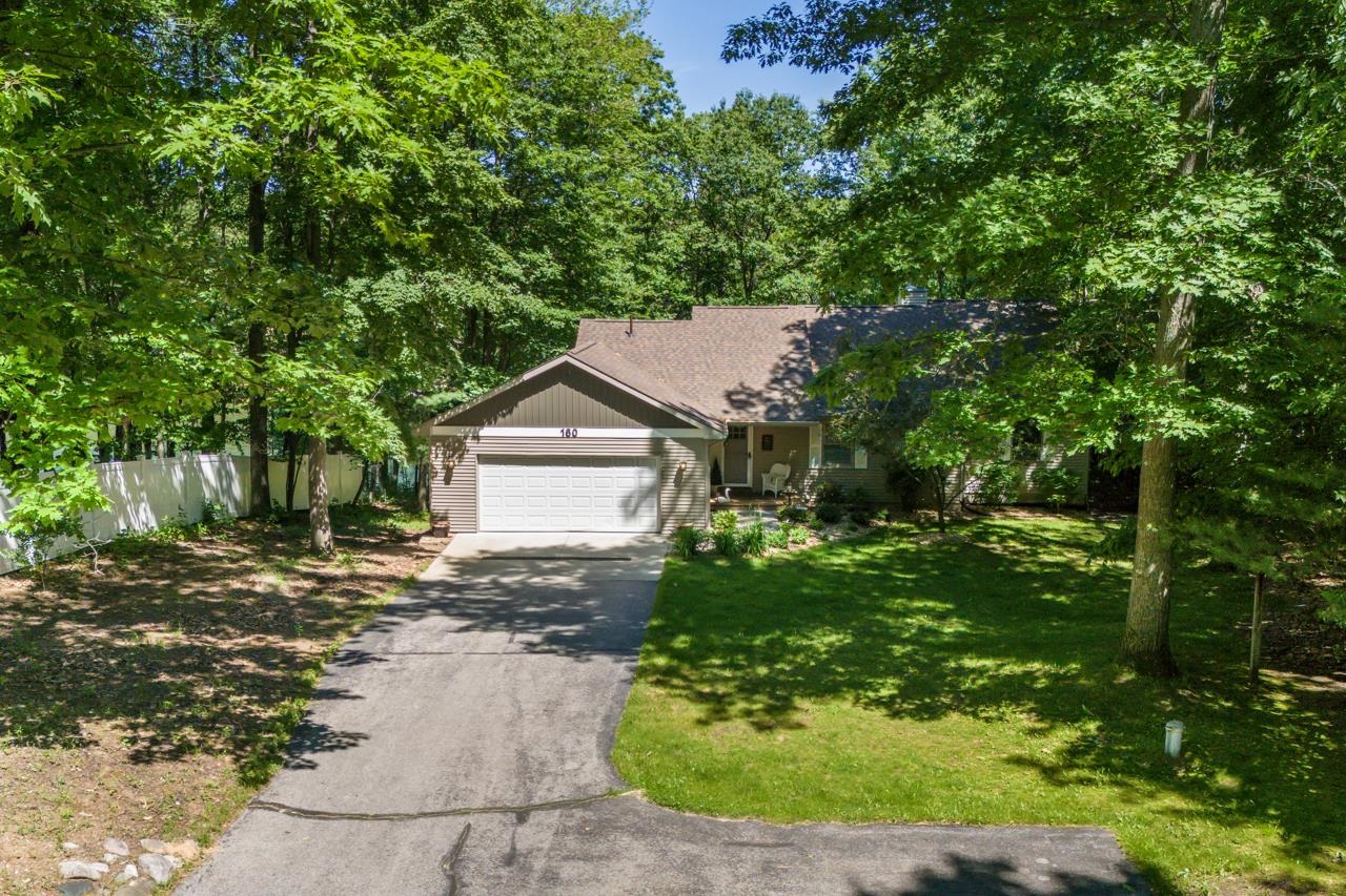 160 High Lake Road Traverse City, MI 49696 - Photo 4 of 69 1924318-eef0b719-c041-41a8-af07-6054ecc4cc53.JPG