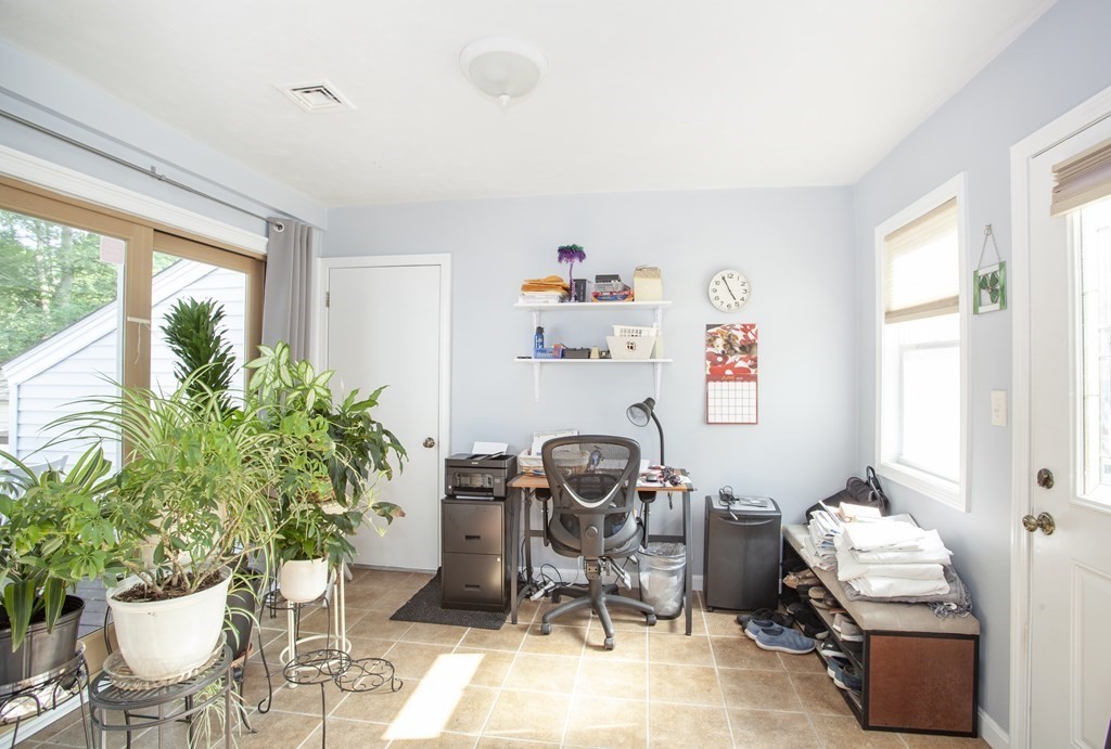 67 Ingrid Road Weymouth, MA 02188 - Photo 4 of 22 Gallery Image 4