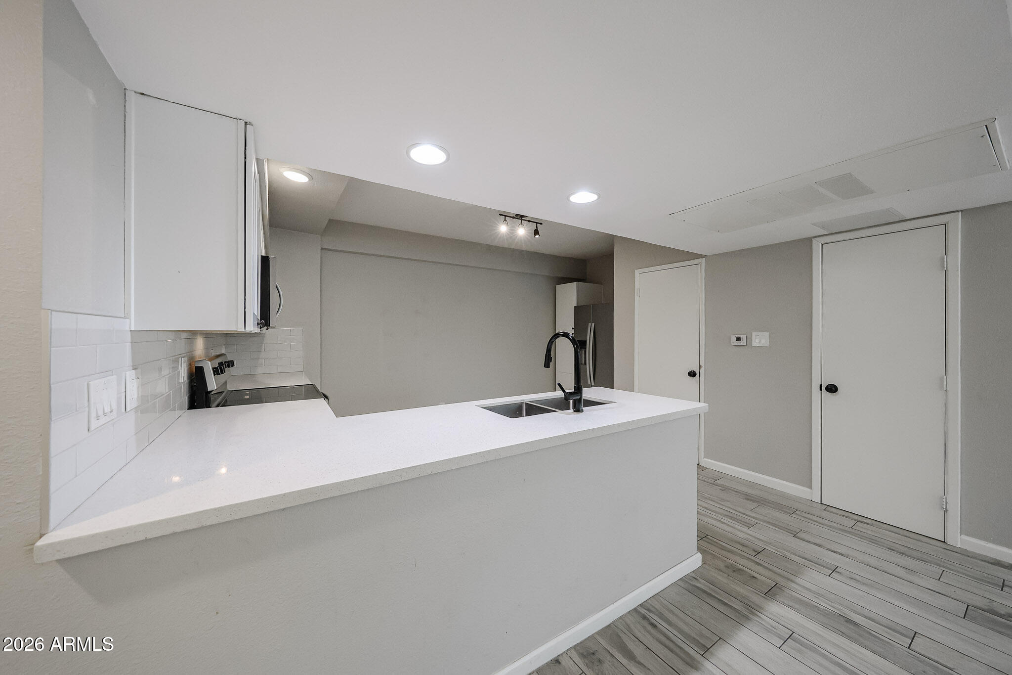 351 East Thomas Road, Unit D201 Phoenix, AZ 85012 - Photo 15 of 43