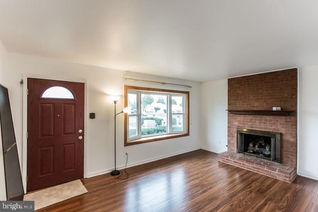 4019 Lees Corner Road Chantilly, VA 20151 - Photo 3 of 40 Gallery Image 3