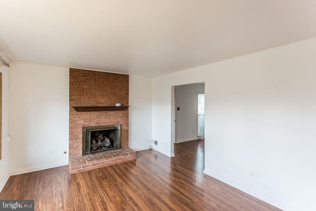 4019 Lees Corner Road Chantilly, VA 20151 - Photo 5 of 40 Gallery Image 5