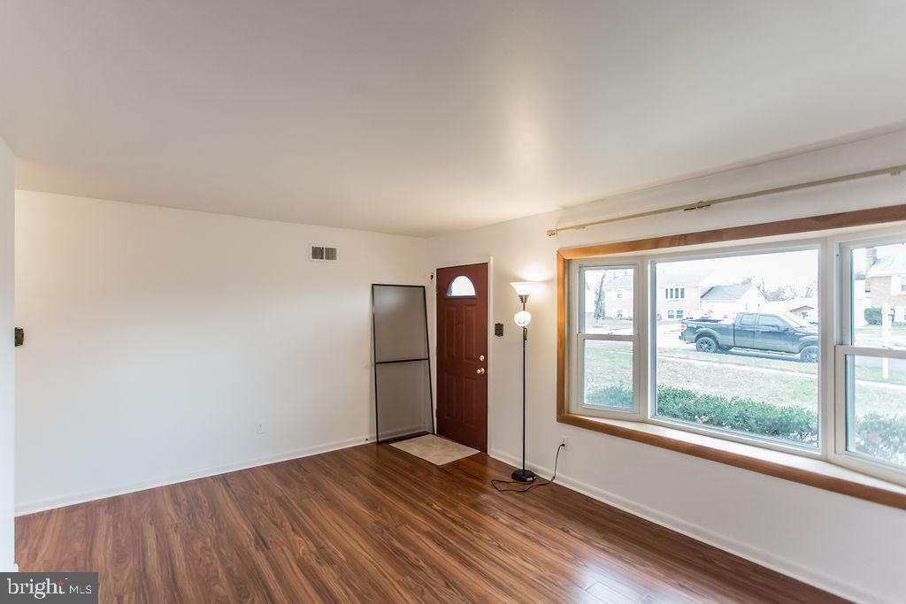4019 Lees Corner Road Chantilly, VA 20151 - Photo 6 of 40 Gallery Image 6