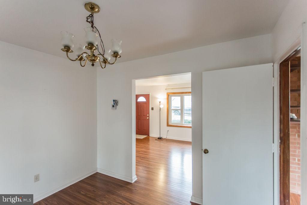 4019 Lees Corner Road Chantilly, VA 20151 - Photo 9 of 40 Gallery Image 9