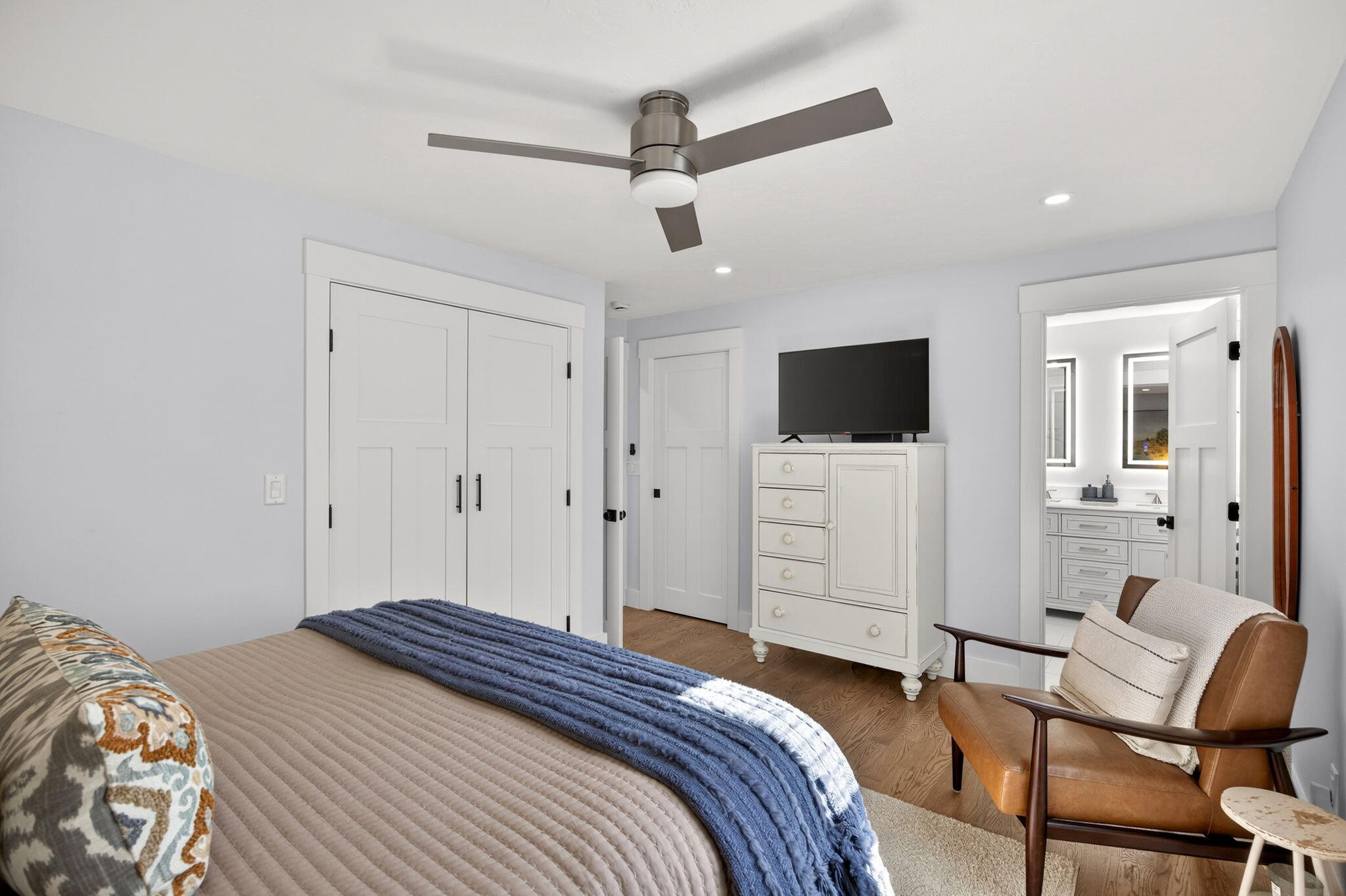 73 Braeburn Court East Falmouth, MA 02536 - Photo 20 of 38 Primary Bedroom En Suite