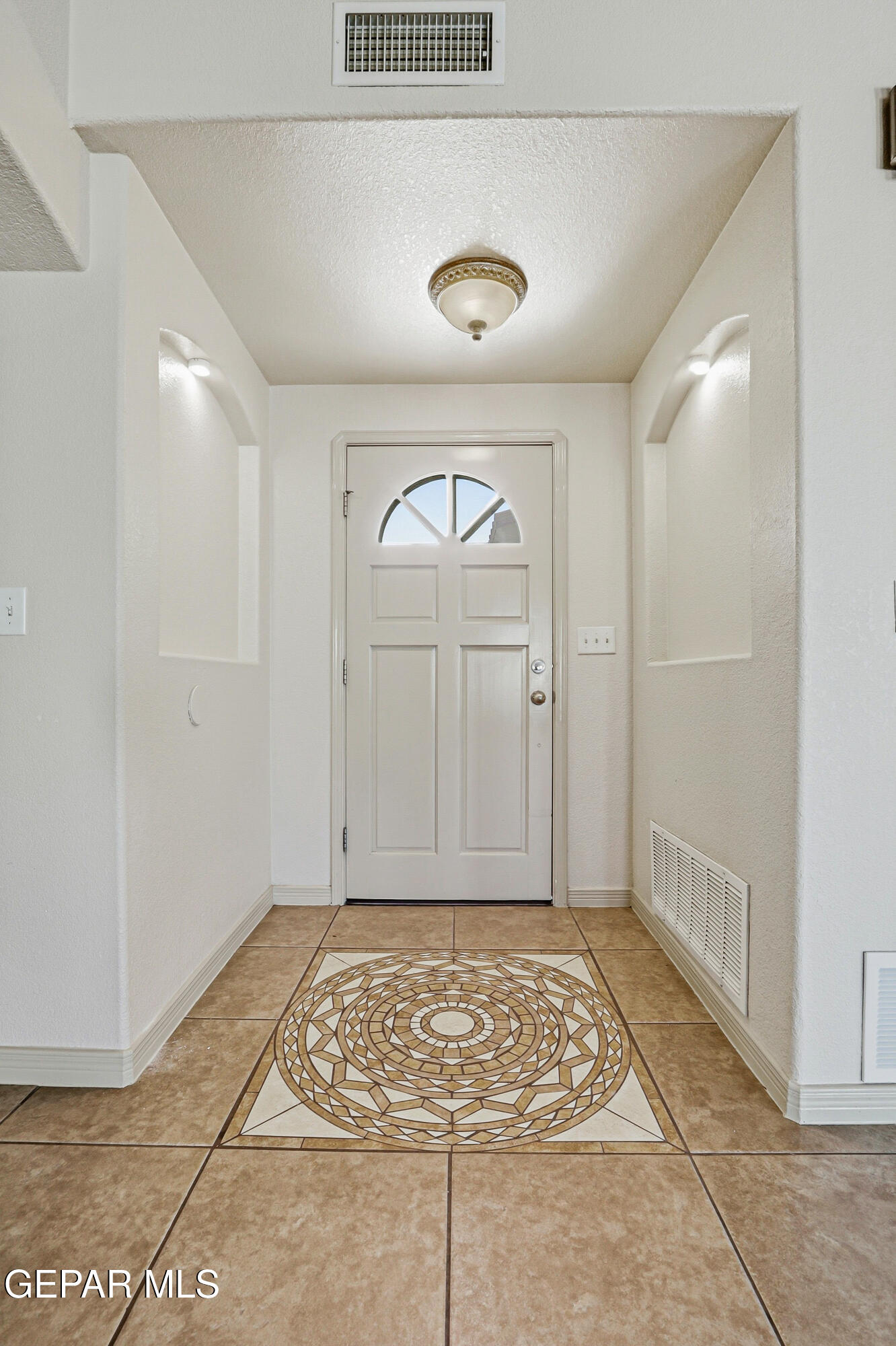 1140 Ranger Street El Paso, TX 79907 - Photo 3 of 24 18-print-IMG_5804