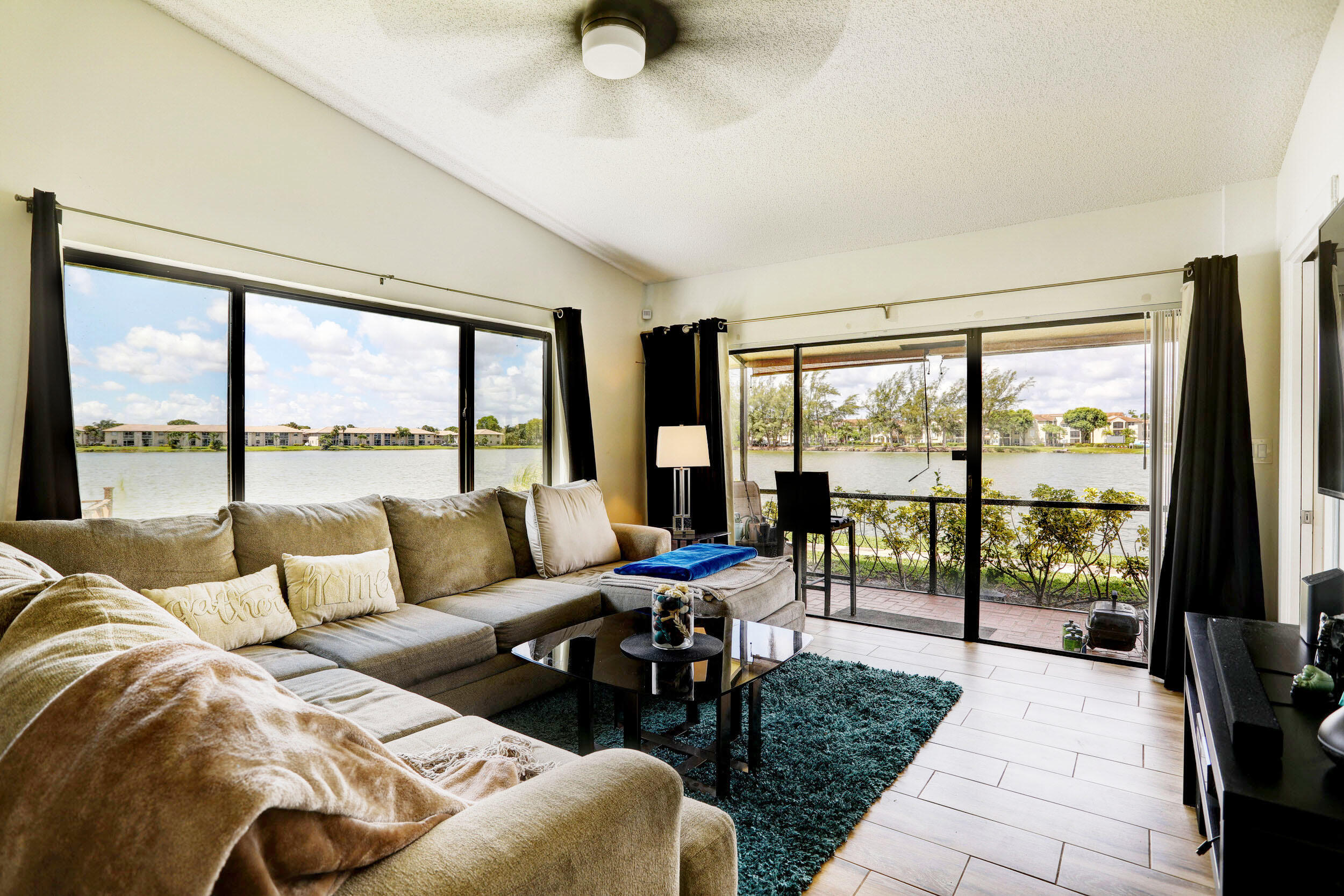 639 Banks Road Margate, FL 33063 - Photo 13 of 44 Living Area