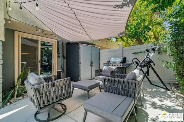 a view of a tennis court