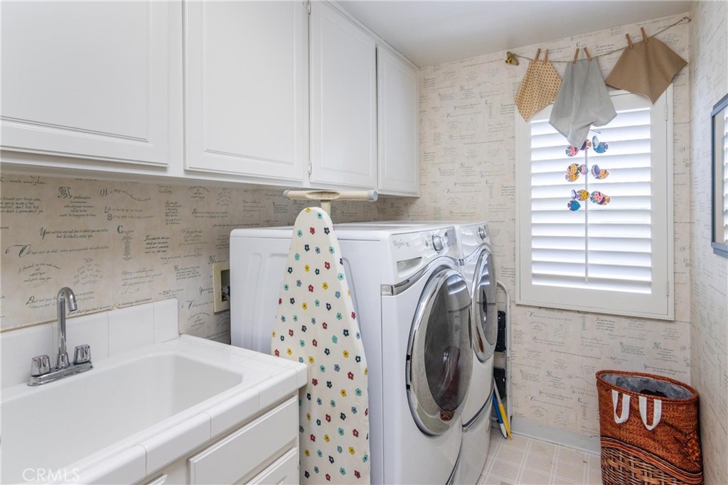 28318 Santa Catarina Road Saugus, CA 91350 - Photo 21 of 32 Upstairs Laundry room