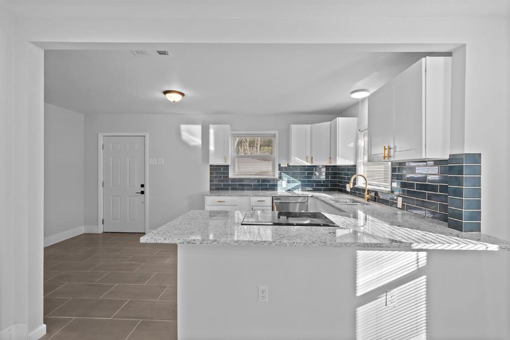 71 Crown Road Willow Park, TX 76087 - Photo 9 of 22