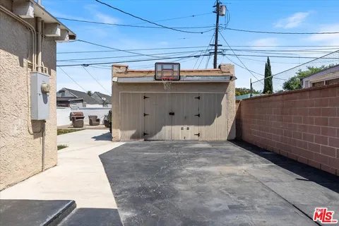$750,000 | 2137 West 84th Place, Los Angeles, CA 90047