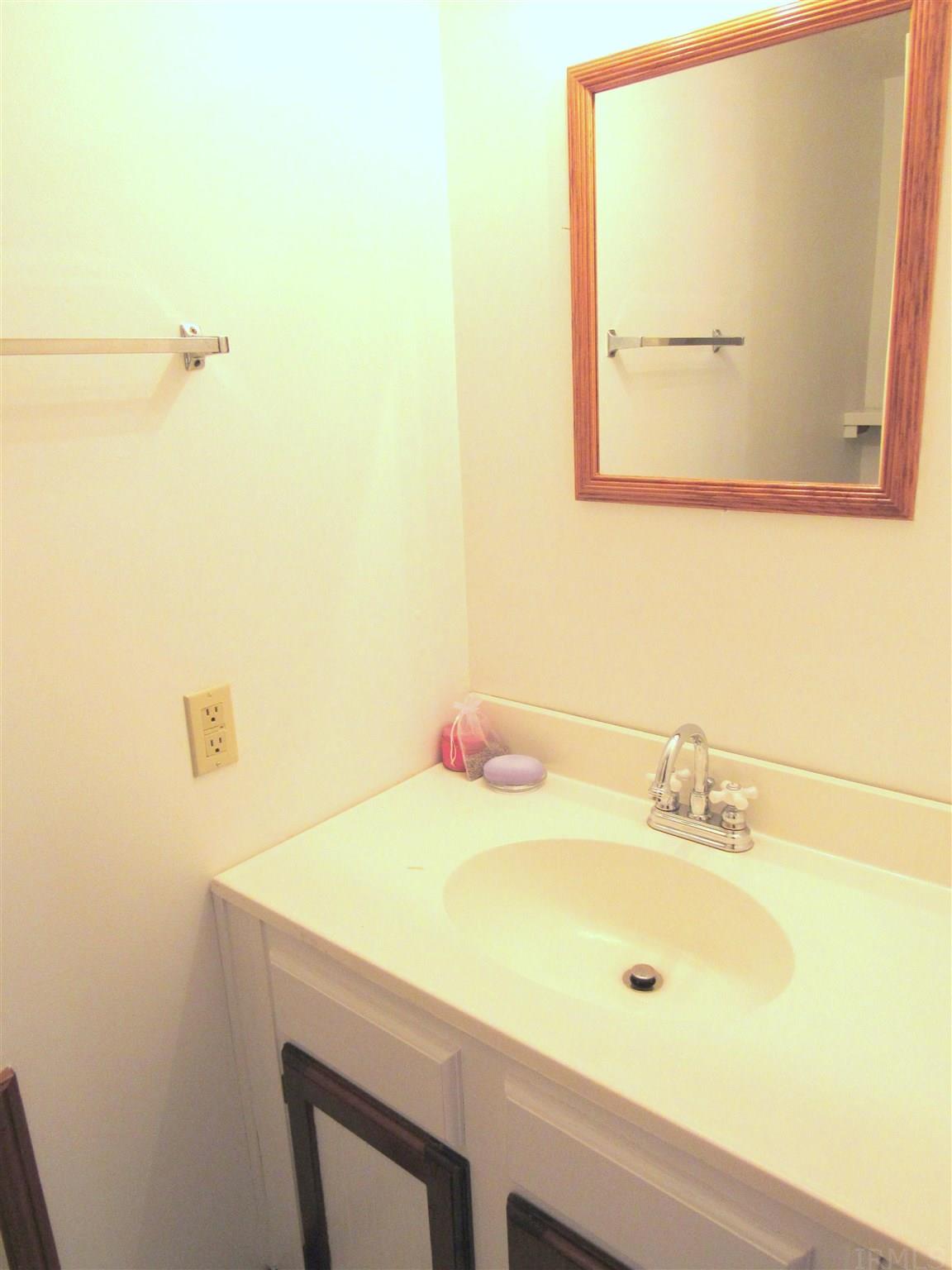 3894 East Dora Road Bloomington, IN 47408 - Photo 12 of 32