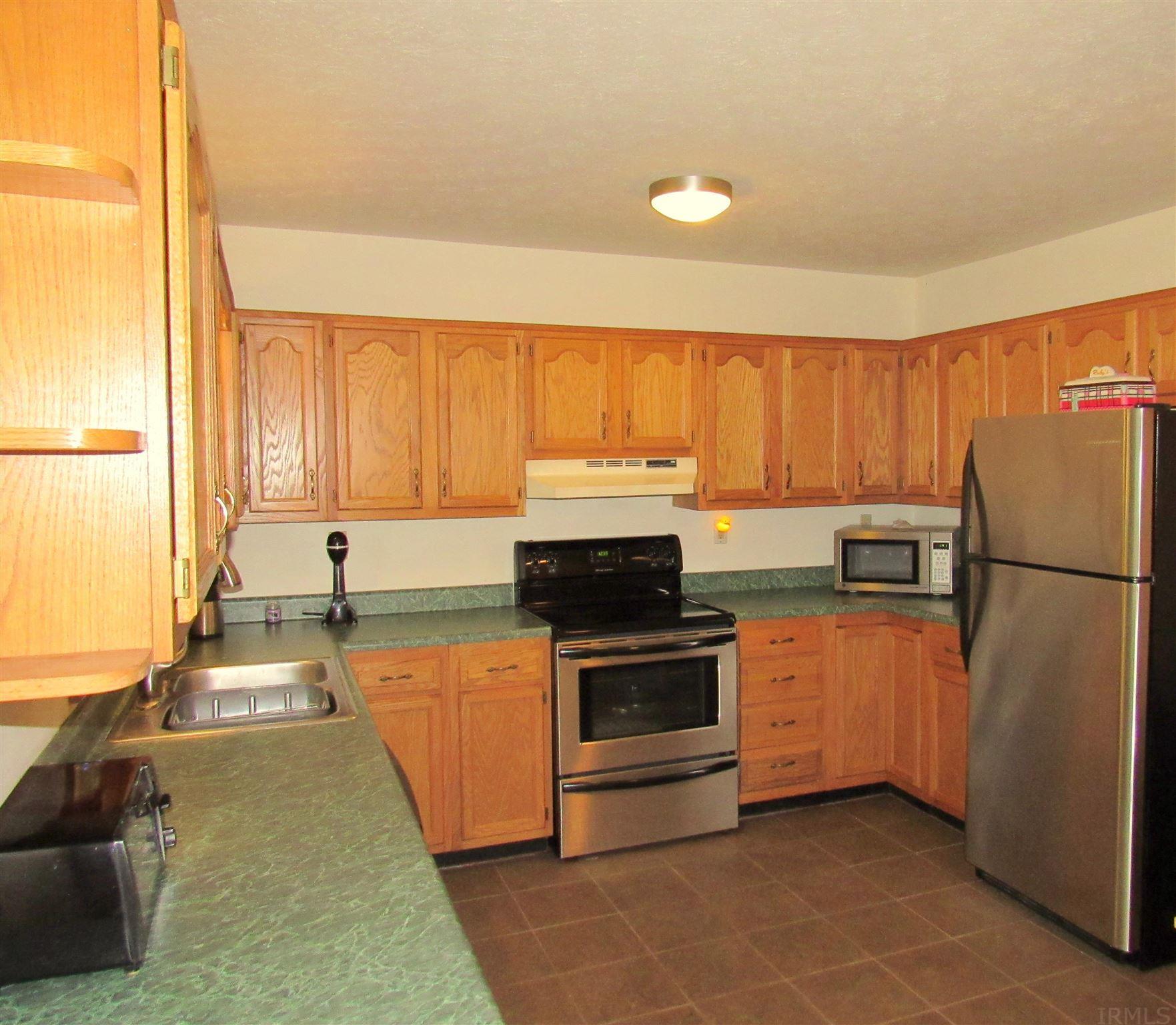 3894 East Dora Road Bloomington, IN 47408 - Photo 2 of 32