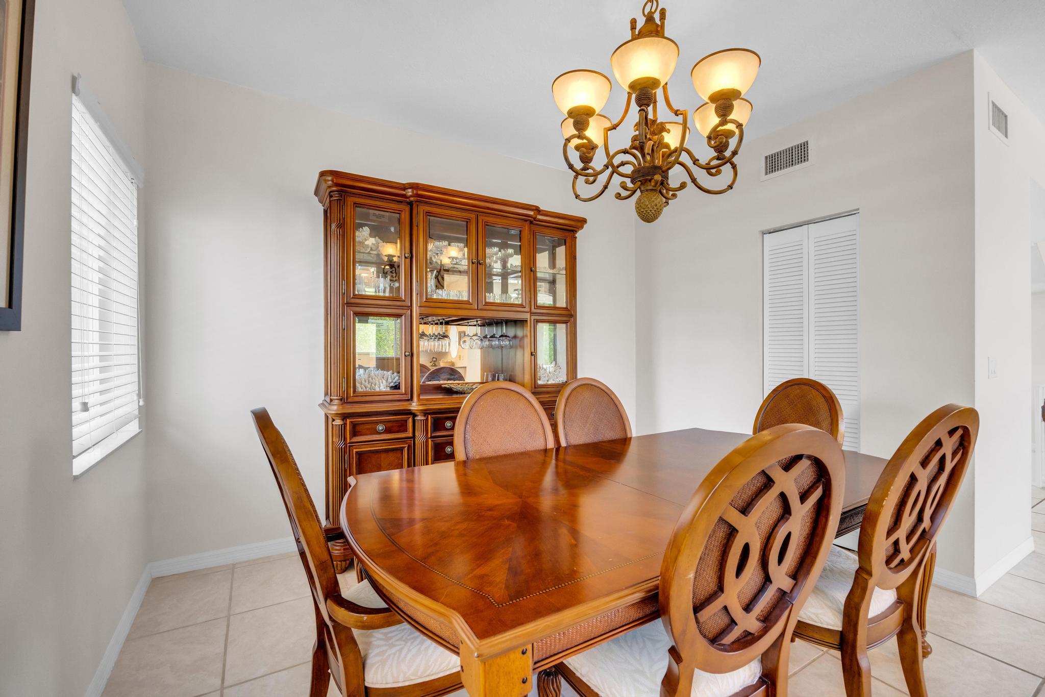 247 Apache Street Tavernier, FL 33070 - Photo 10 of 94 Dining Room