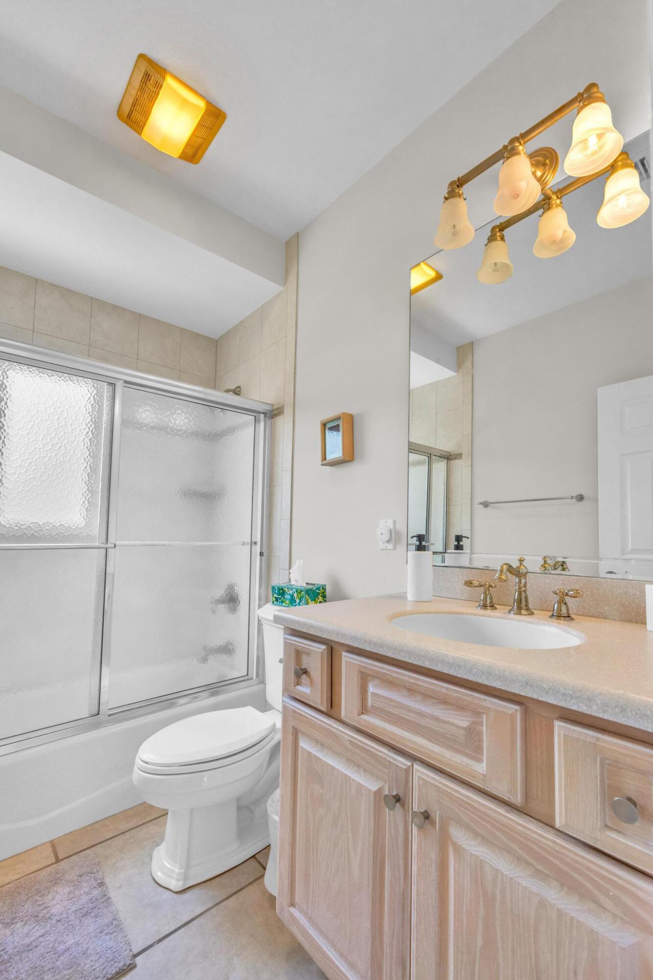 247 Apache Street Tavernier, FL 33070 - Photo 25 of 94 Main Level Full Bath