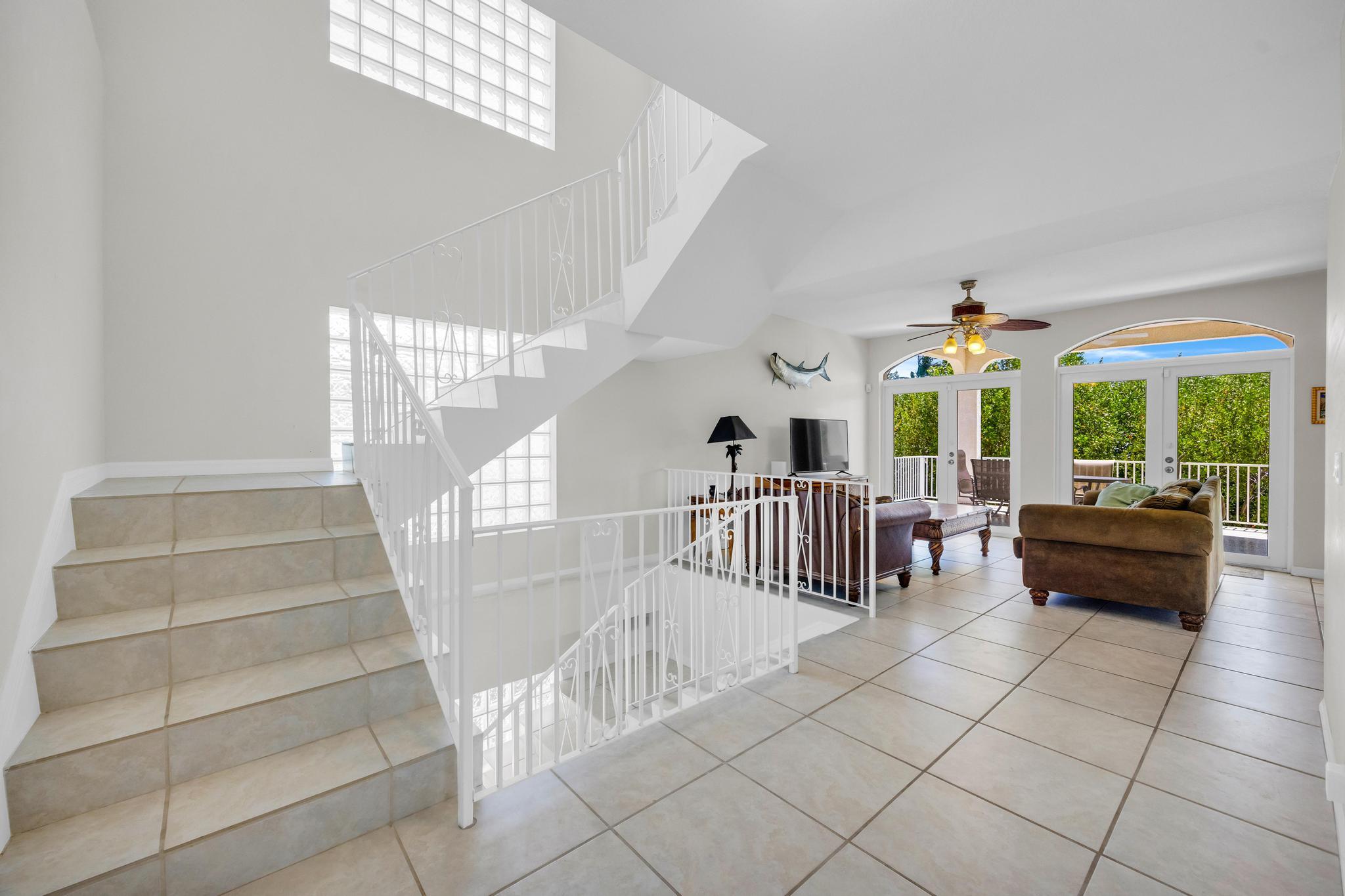 247 Apache Street Tavernier, FL 33070 - Photo 29 of 94 Main Level Landing