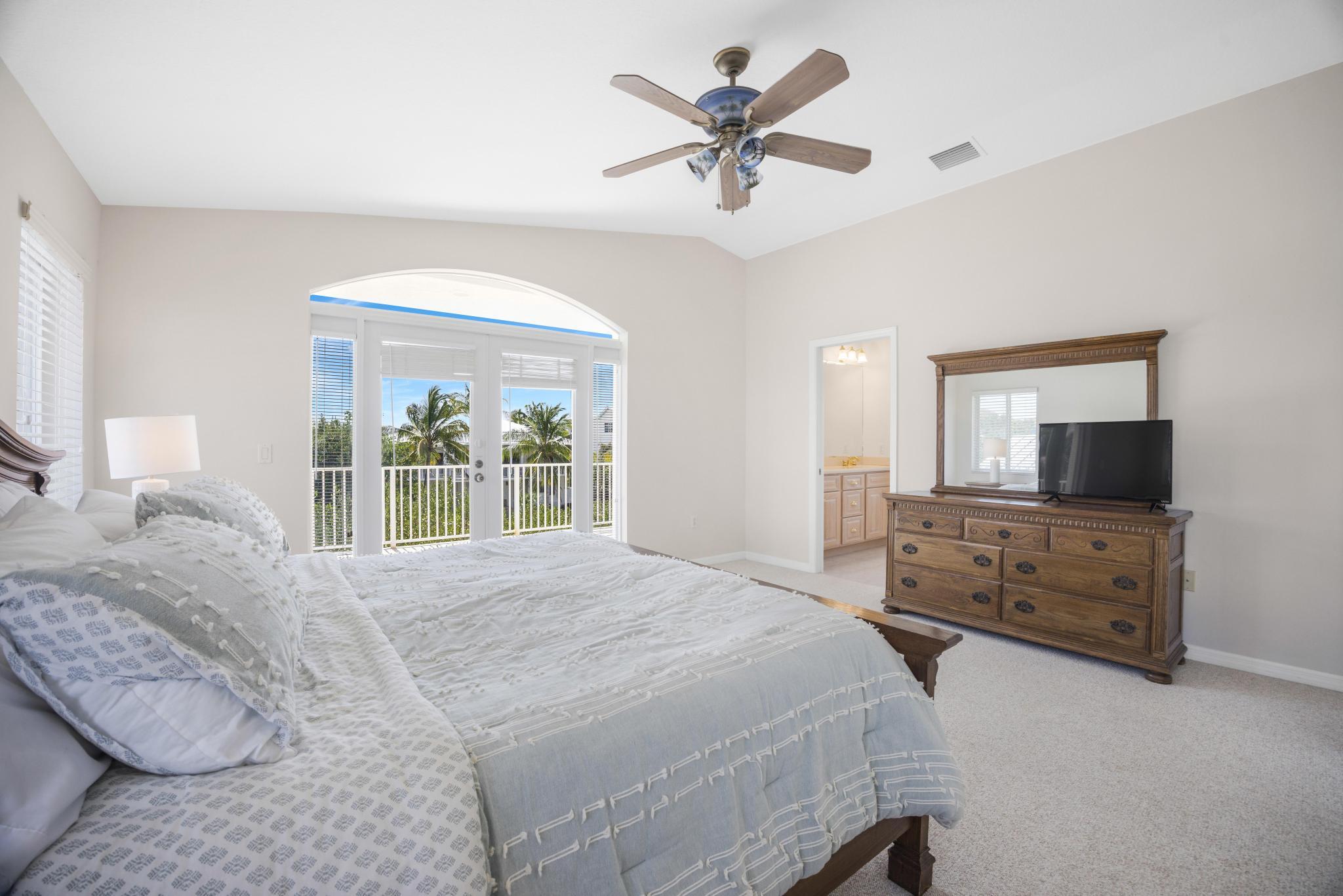 247 Apache Street Tavernier, FL 33070 - Photo 31 of 94 Primary Suite