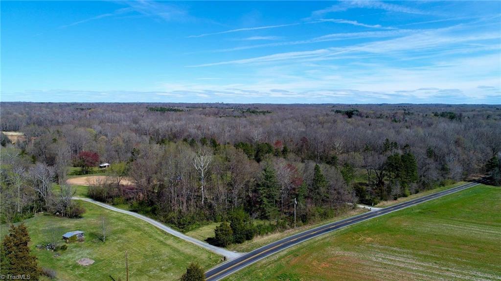 612 Mock Road High Point, NC 27265 - Photo 3 of 30