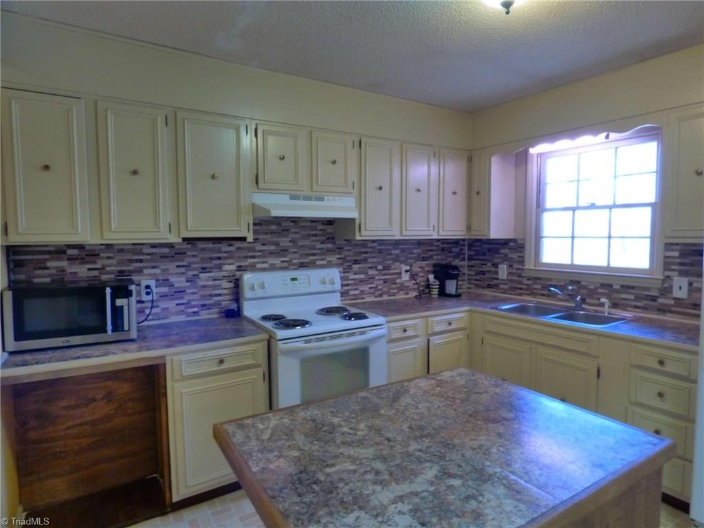 612 Mock Road High Point, NC 27265 - Photo 27 of 30