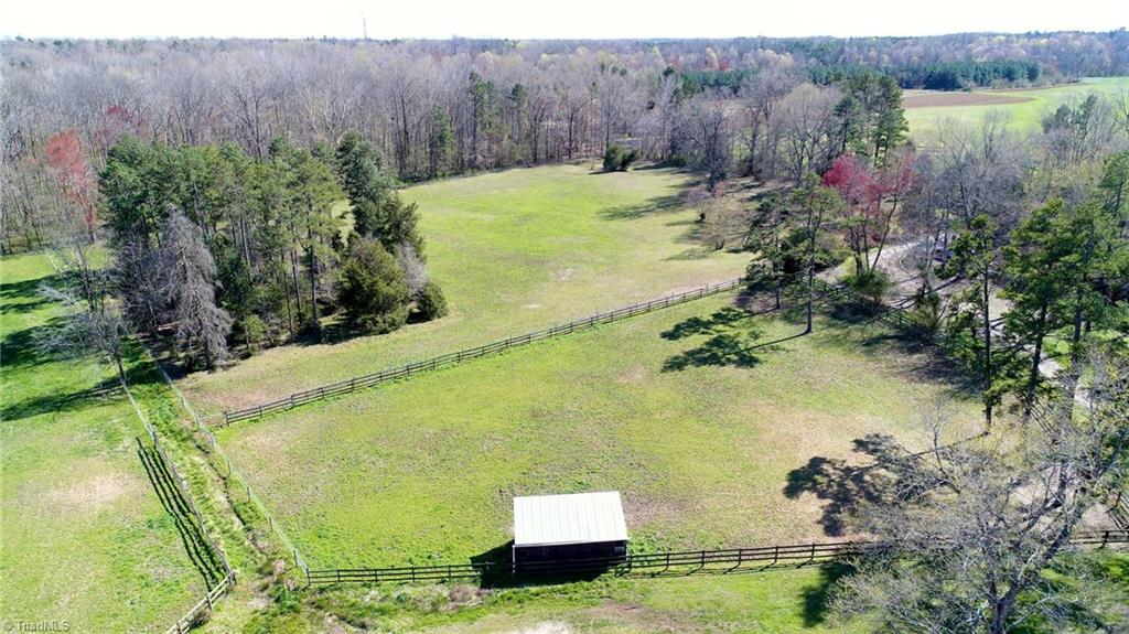 612 Mock Road High Point, NC 27265 - Photo 4 of 30