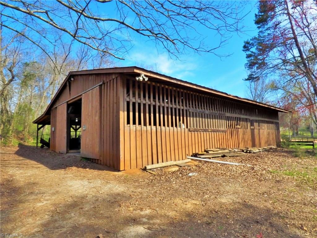 612 Mock Road High Point, NC 27265 - Photo 10 of 30