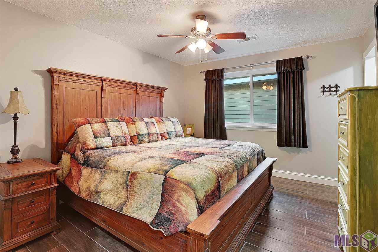 10056 Ridgely Drive Baton Rouge, LA 70809 - Photo 4 of 17