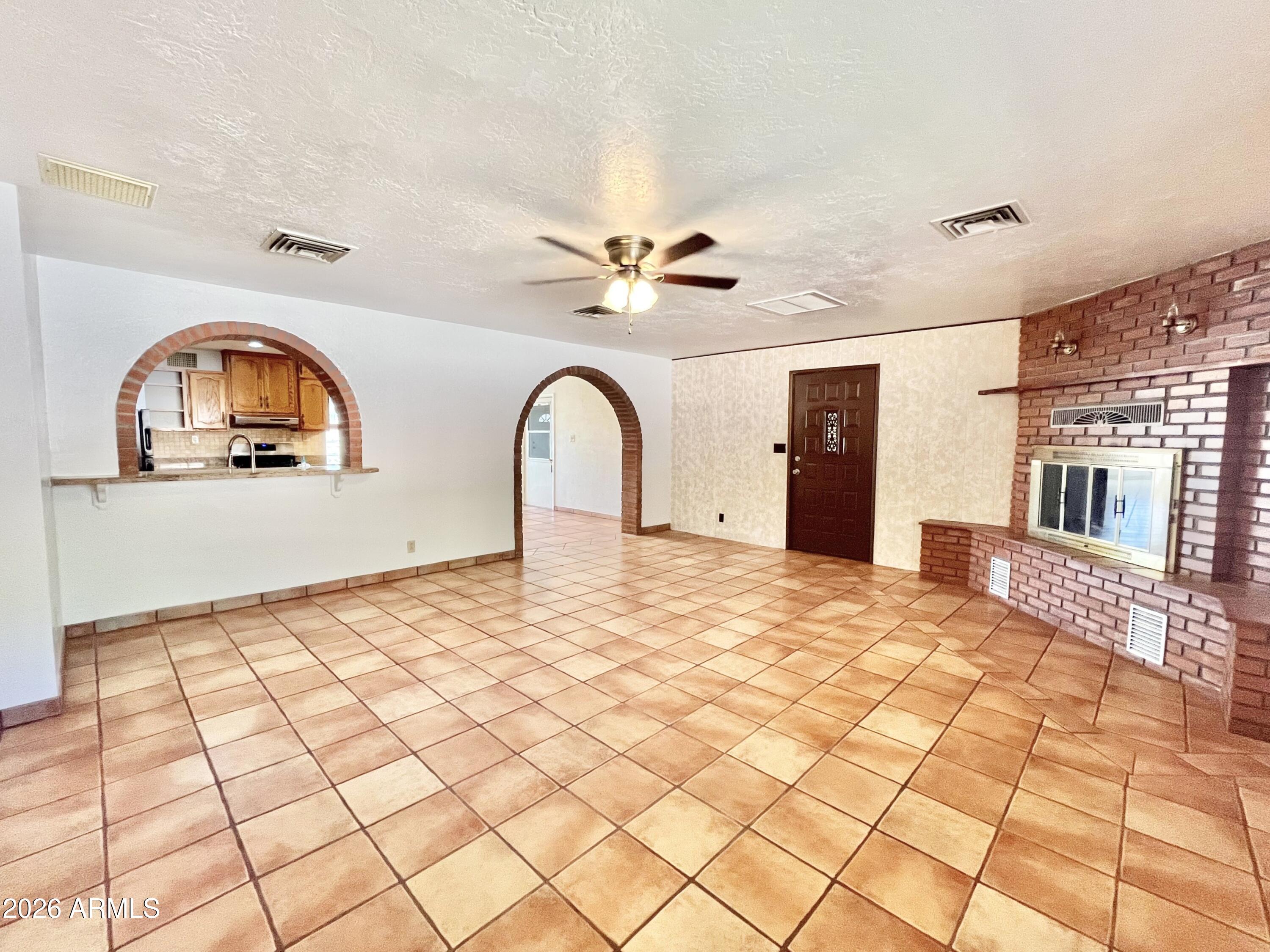 342 Danbury Road Kearny, AZ 85137 - Photo 13 of 37 Family room