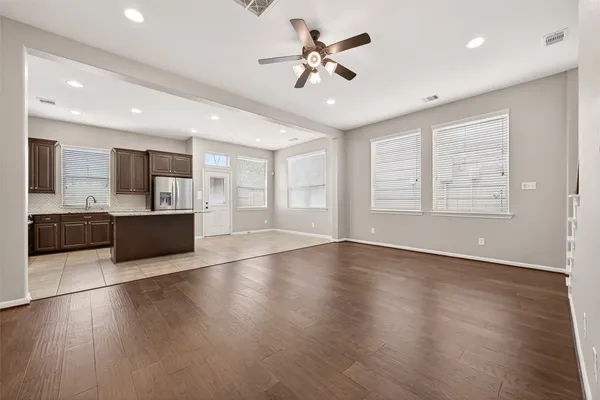 $2,000 | 134 Mimosa Silk Court, Montgomery, TX 77316