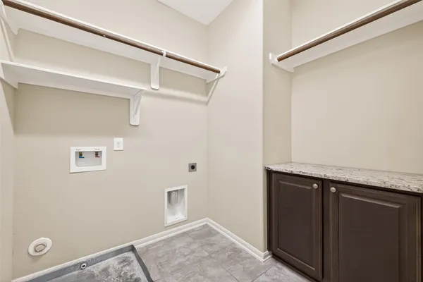 $2,000 | 134 Mimosa Silk Court, Montgomery, TX 77316