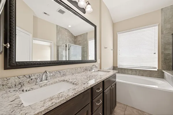 $2,000 | 134 Mimosa Silk Court, Montgomery, TX 77316