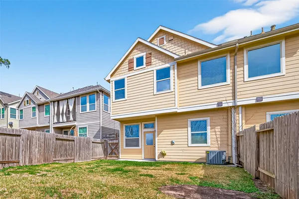$2,000 | 134 Mimosa Silk Court, Montgomery, TX 77316