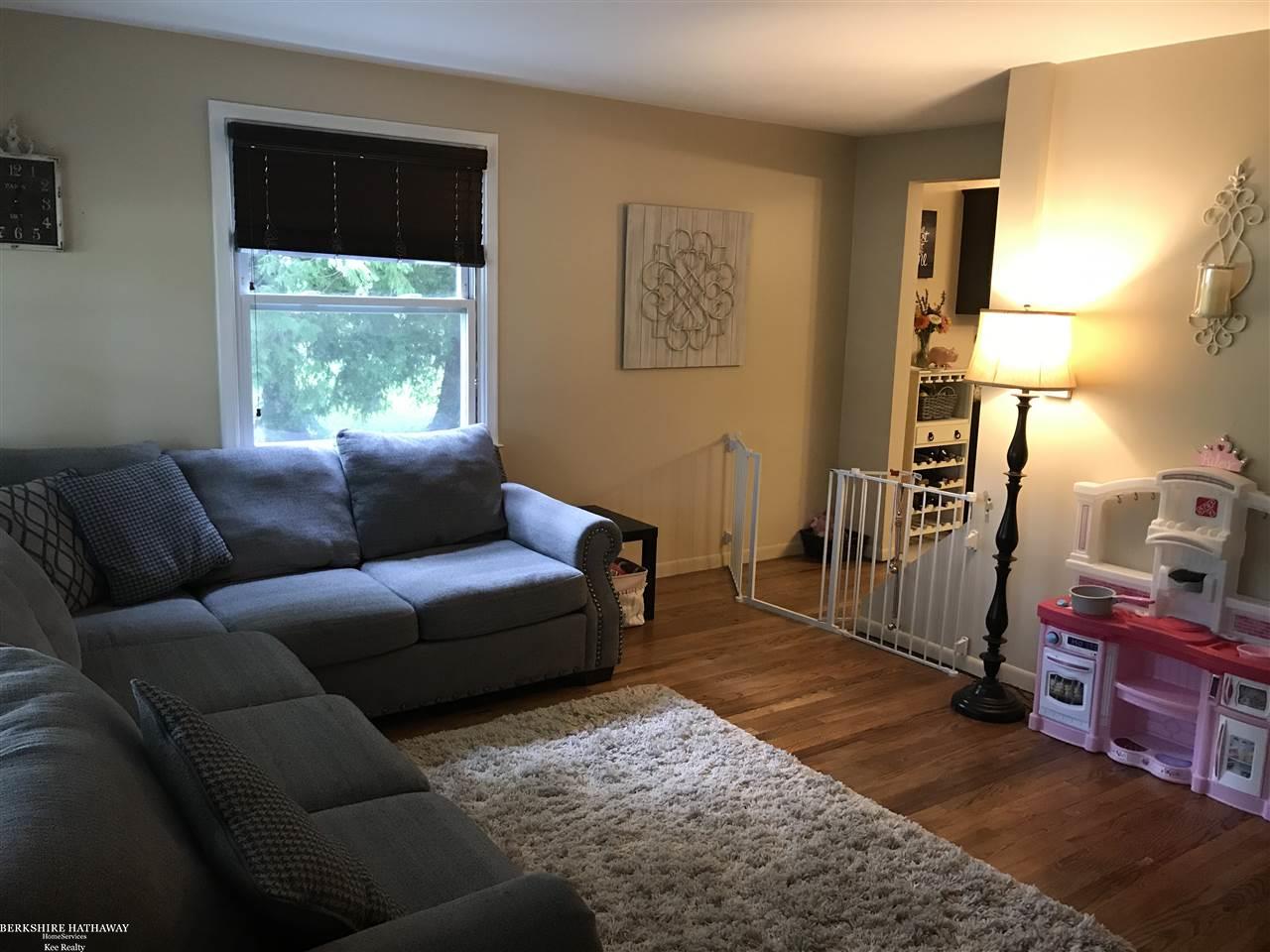 115 East Romeo Road Leonard, MI 48367 - Photo 17 of 33 50022802-16.JPG
