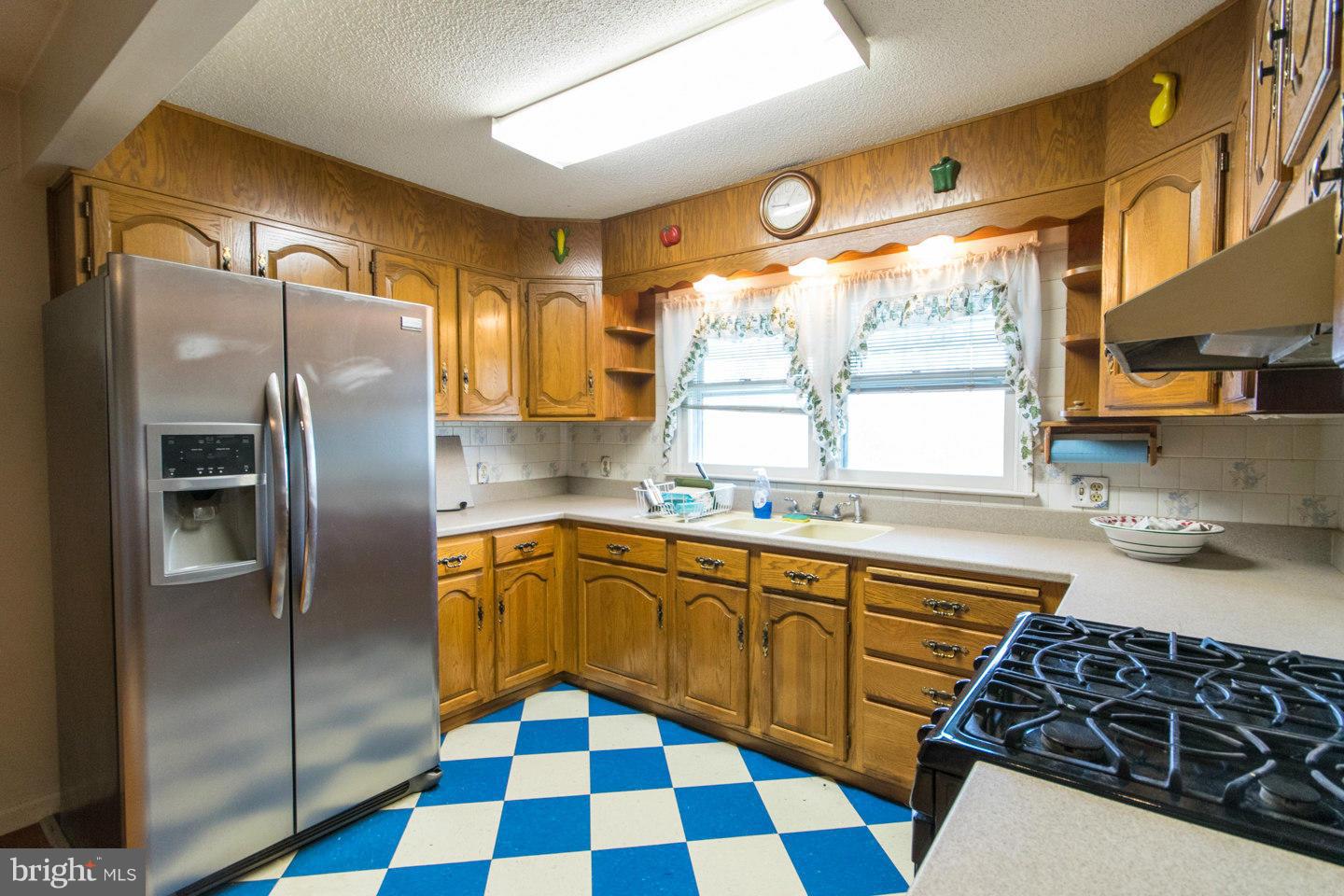 6217 Timber Ridge Road Berkeley Springs, WV 25411 - Photo 11 of 30 Kitchen